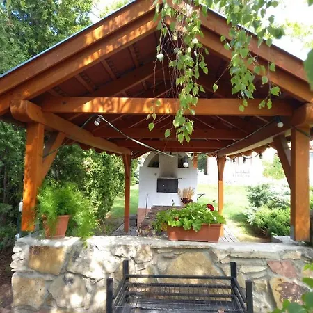 Eva Villa